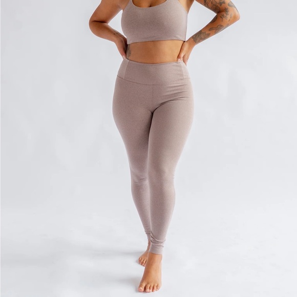 Girlfriend Collective Float High Rise Leggings Sz Medium NWT - Picture 1 of 5